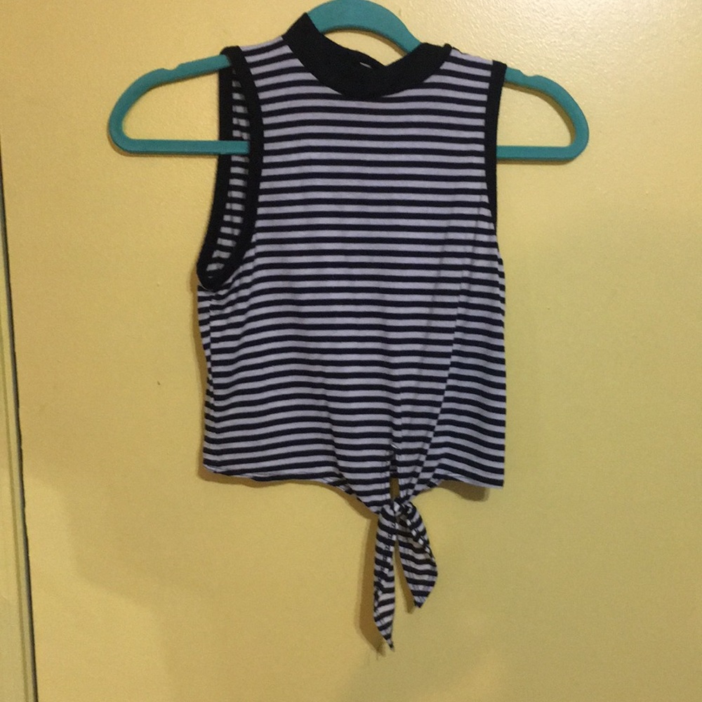 Crop top